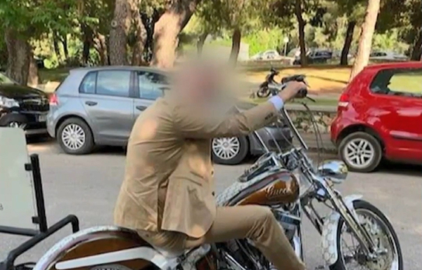 Απατεώνας στην Κηφισιά «φέσωσε» δεκάδες θύματά του με μαϊμού ομόλογα -«Ο χασάπης των επενδυτών» και οι 240.000 ευρώ