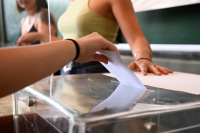 Δημοσκόπηση Metron Analysis: Απώλειες για τη ΝΔ και το ΚΚΕ - 15,7% ο ΣΥΡΙΖΑ, 12,9% το ΠΑΣΟΚ