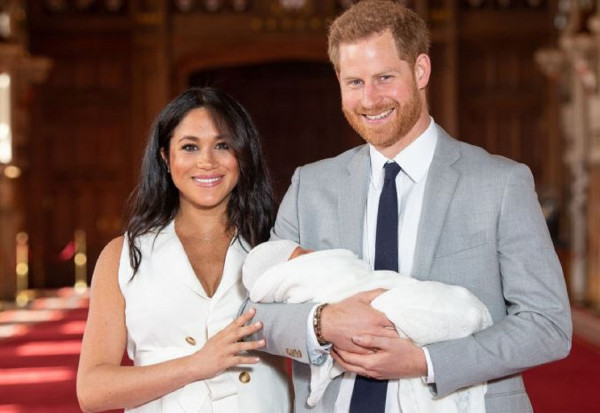 Μέγκαν Μαρκλ - Πρίγκιπας Χάρι: Η πρώτη εμφάνιση με το μωρό στην αγκαλιά! (video)