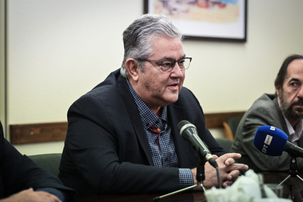 Κουτσούμπας: ΠΑΣΟΚ και ΣΥΡΙΖΑ άξιοι συμπαραστάτες του Μητσοτάκη στην παραπλάνηση του λαού