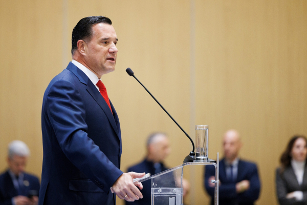 Το 4,4% των Ελλήνων δεν έχει ακούσει το όνομα του ...Άδωνι!