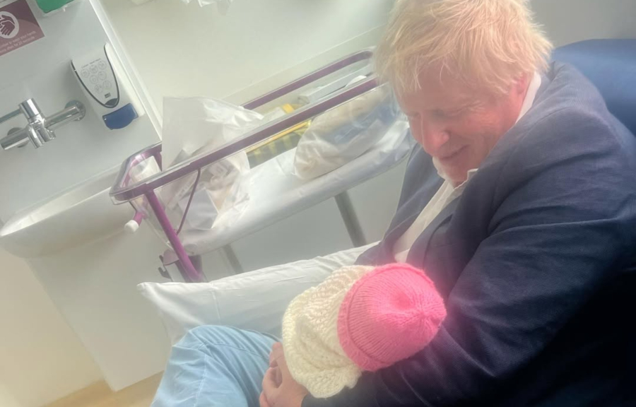 Πατέρας ξανά ο Μπόρις Τζόνσον: Η σύζυγός του έφερε στον κόσμο το τέταρτο παιδί τους