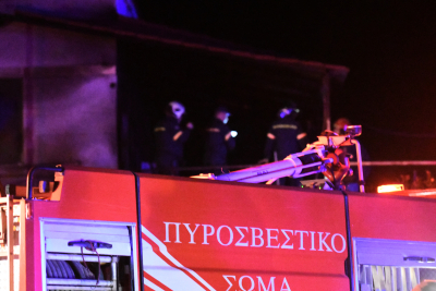 Φωτιά σε υπόγειο στην Ηλιούπολη - Έκλεισε δρόμος με εντολή της αστυνομίας