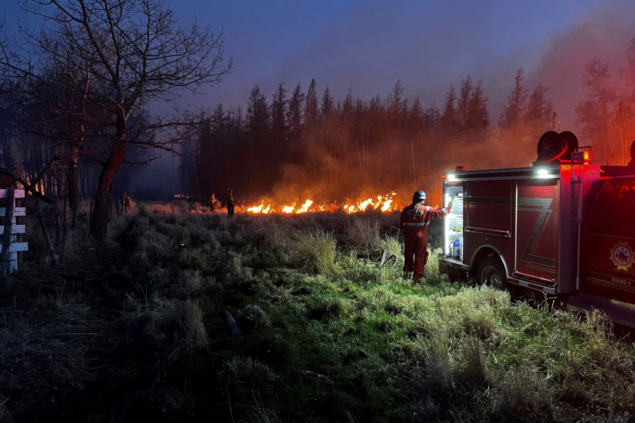 Πυρκαγιές στον Καναδά: Χιλιάδες κάτοικοι εκκενώνουν περιοχές - Οι φλόγες πλησιάζουν πόλη