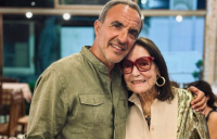 Η Νανά Μούσχουρη και ο Νίκος Αλιάγας σε κοινή παρέα στα Βλάχικα