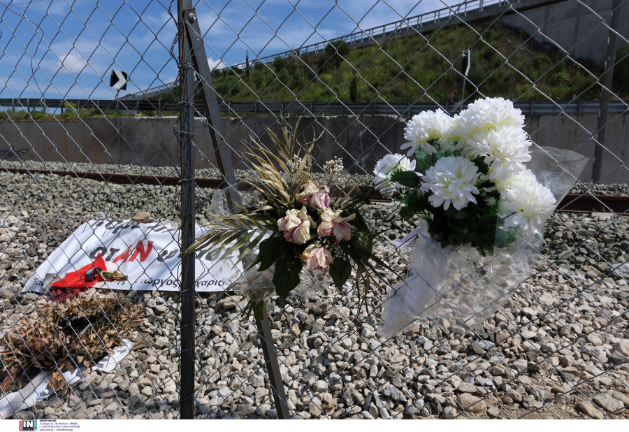 Το ΠΑΣΟΚ χαιρετίζει την πρωτοβουλία Δούκα για ανέγερση μνημείου για τα θύματα των Τεμπών