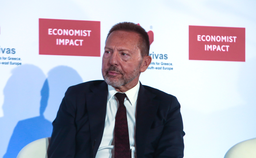 Στουρνάρας στο Economist: «Η Ελλάδα ήταν μια μαμή της ιστορίας για την Ευρωζώνη»