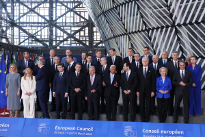 Σύνοδος Κορυφής: Στοχευμένα μέτρα κατά της αύξησης των τιμών στην ενέργεια και μορατόριουμ στα πλήγματα