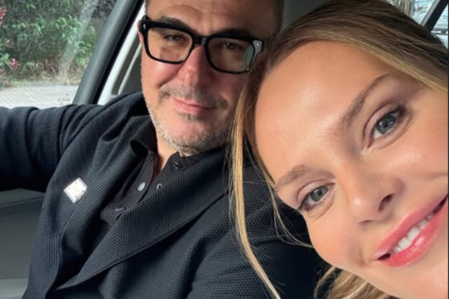 Αντώνης Ρέμος - Υβόννη Μπόσνιακ: Η σέλφι πριν από έξοδο (Εικόνα)