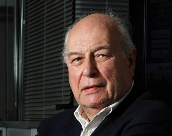 Γιάννης Διακογιάννης: Ο «πρύτανης» της αθλητικής δημοσιογραφίας, οι αξέχαστες μεταδόσεις και η «Αθλητική Κυριακή»