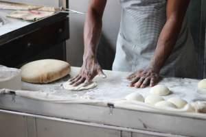 «Αίτημα» Σκρέκα στους αρτοποιούς για σταθερές τιμές στο ψωμί