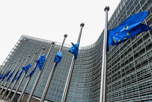 Η Ε.Ε. απορρίπτει τις κατηγορίες της Μέι για ανάμιξη στις βρετανικές εκλογές