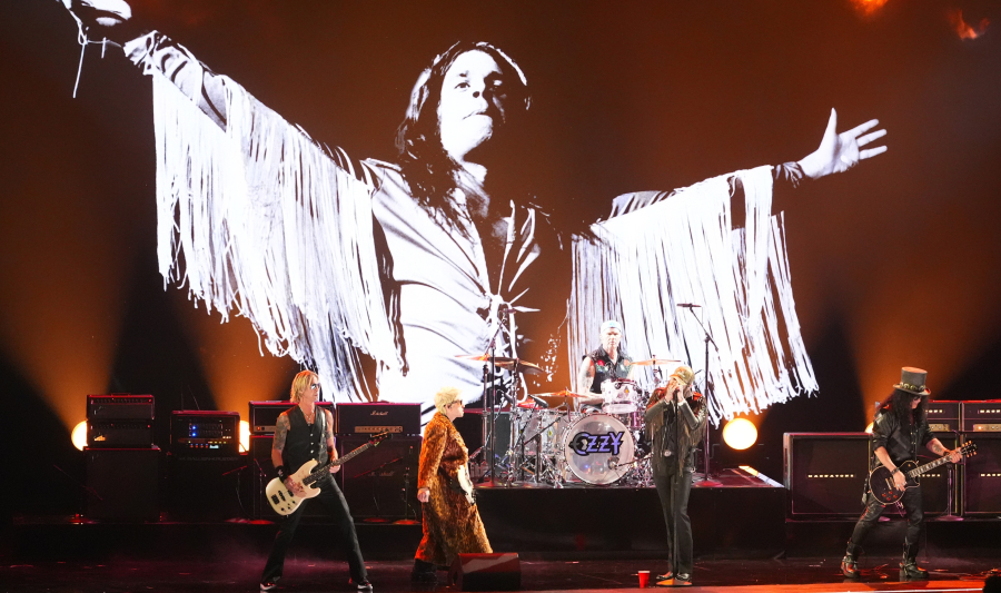 O Kendrick Lamar μεγάλος νικητής των Grammy 2026 - To αφιέρωμα στον Ozzy και οι καλύτερες στιγμές της βραδιάς