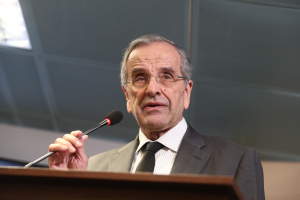 «Τα λουλούδια στον Κυριάκο από μένα»