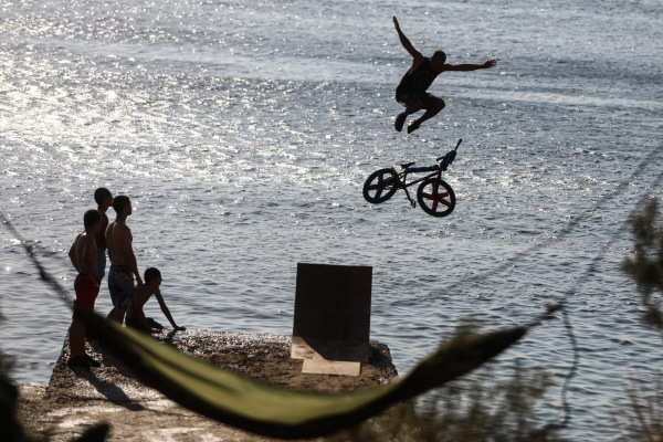 Καύσωνας: Καμίνι η Ελλάδα Πέμπτη και Παρασκευή - Στους 40 με 41 στην Αθήνα