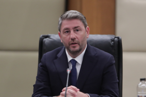 Οι πέντε πληγές του ΠΑΣΟΚ και ο κρίσιμος Σεπτέμβριος