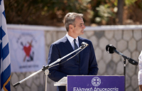 ΚΚΕ για Μητσοτάκη: Επαναλαμβάνει μονότονα τα μέτρα του «μερίσματος της κοροϊδίας»