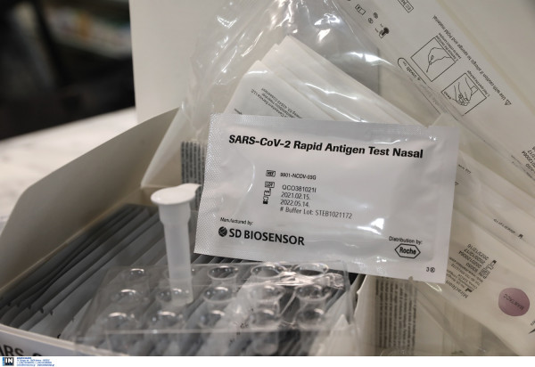 Οργή και διευκρινίσεις Δερμιτζάκη για τα self test: «Λίγη σοβαρότητα δεν βλάπτει!» (εικόνες)