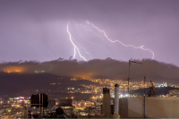 Ξεκίνησε η επέλαση της κακοκαιρίας στη ΒΔ Ελλάδα - LIVE η πορεία των καταιγίδων