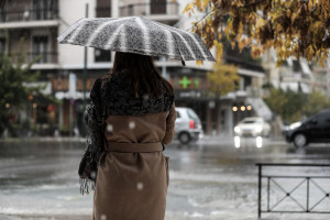 Καιρός: Ισχυρές βροχές και καταιγίδες έως το Σάββατο - Πού θα ενισχυθούν τα φαινόμενα