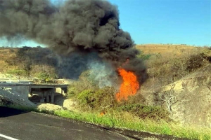 Μεξικό: Τρεις νεκροί και έξι τραυματίες από έκρηξη αγωγού πετρελαίου