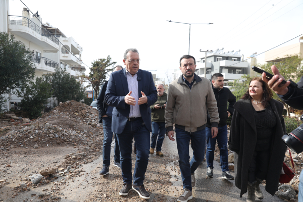 Αυτοψία Φάμελλου στη Γλυφάδα: «Σοβαρότατες οι ευθύνες της κυβέρνησης που δεν επενδύει στην πρόληψη»