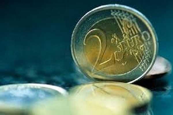 Πτωτικά κινείται σήμερα το ευρώ έναντι του δολαρίου