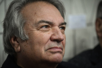 Εσείς συνεχίστε να πυροβολείτε τον Τσίπρα