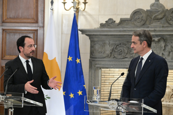 Τηλεφωνική επικοινωνία Μητσοτάκη - Χριστοδουλίδη