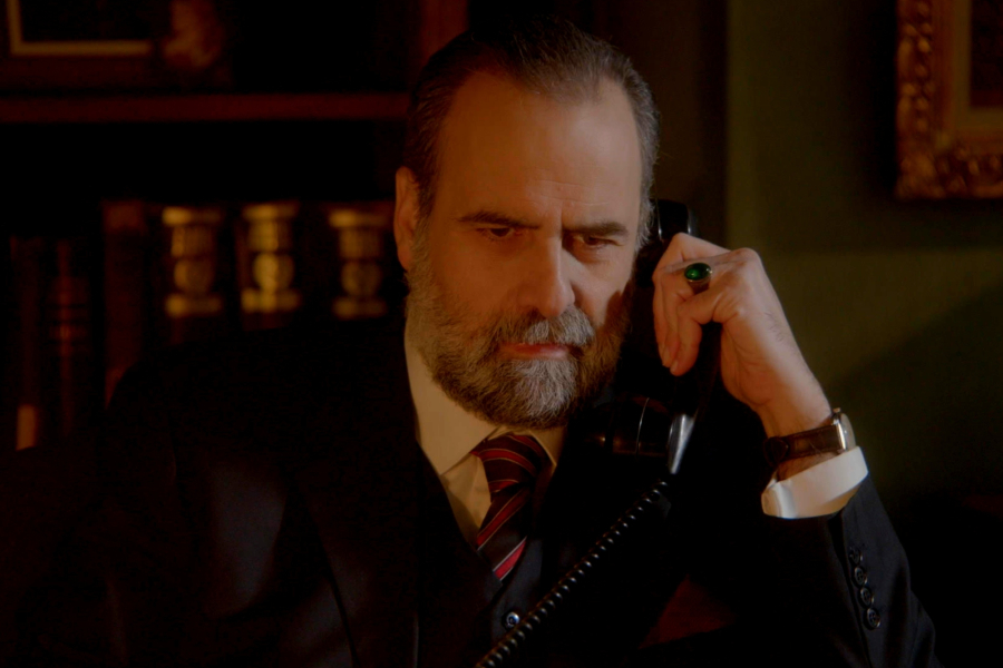 «Άγιος Έρωτας»: Ο Μπάμπης εκβιάζει τον Μαρκόπουλο (Βίντεο)