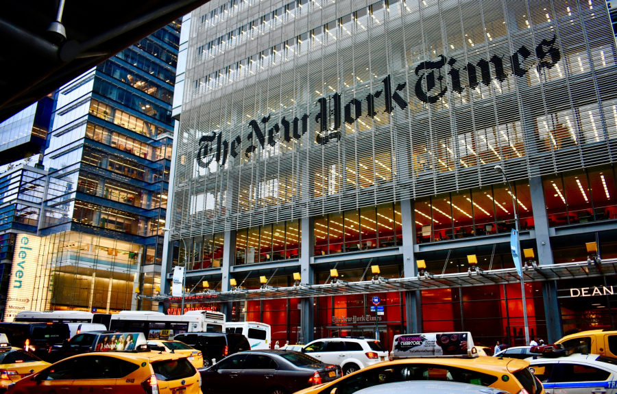 Πρόεδρος NYT: Οι εταιρείες τεχνητής νοημοσύνης «κλέβουν ξεδιάντροπα την πνευματική ιδιοκτησία»