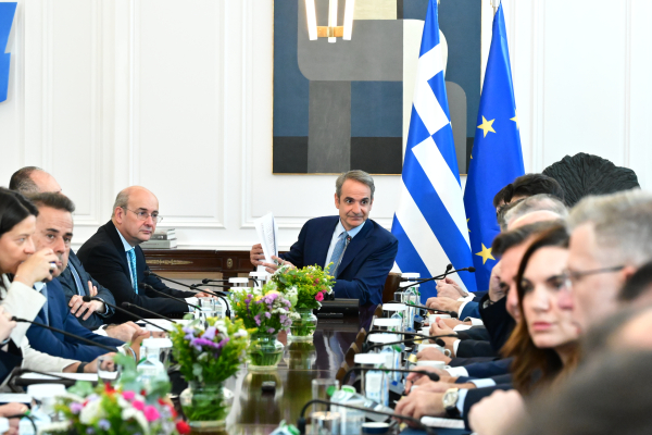 Τι ανακοίνωσε ο Μητσοτάκης για πετρέλαιο θέρμανσης, diesel και 120 δόσεις