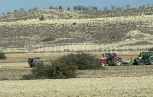 Πρόκληση στη νεκρή ζώνη της Κύπρου: Τούρκοι στρατιώτες απομάκρυναν Ελληνοκύπριους γεωργούς