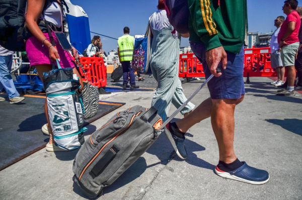 Greek Tourism Generates Up to €86 Billion but Faces Growing Threats to Growth