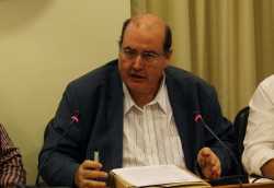 Ν. Φίλης: Επιθέσεις σαν της Νίκαιας δυσχεραίνουν τη θέση των προσφύγων