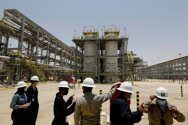 Σαουδική Αραβία: Η Aramco φρενάρει τη διάθεση πετρελαίου στην Ευρώπη