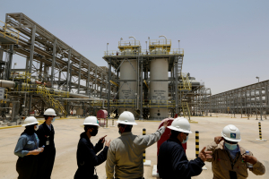 Σαουδική Αραβία: Η Aramco φρενάρει τη διάθεση πετρελαίου στην Ευρώπη