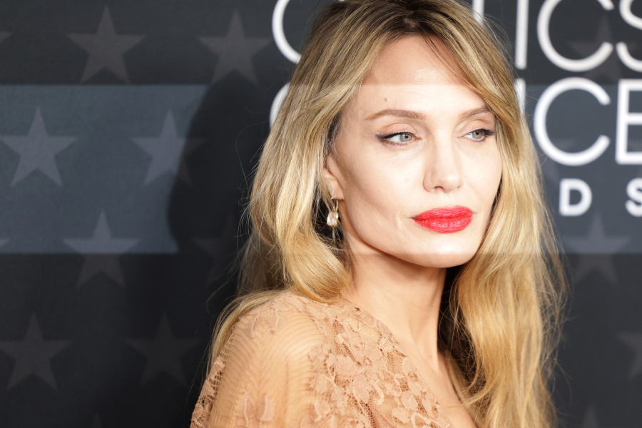 Αντζελίνα Τζολί: Το μυστικό της για νεανικό δέρμα κοστίζει κάτω από 5 ευρώ