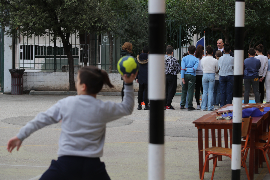 «Τα στικάκια νικοτίνης δεν κυκλοφορούν στο εμπόριο» λέει πνευμονολόγος - Τι συμπτώματα προκαλούν