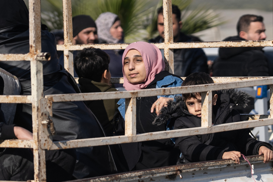 Reuters: Η Ελλάδα αναστέλλει τις αιτήσεις ασύλου 9.000 Σύρων