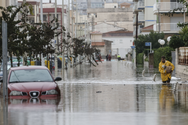 Ισπανία: Τέσσερις νεκροί από τις πλημμύρες - Σοβαρές καταστροφές στη Βαλένθια