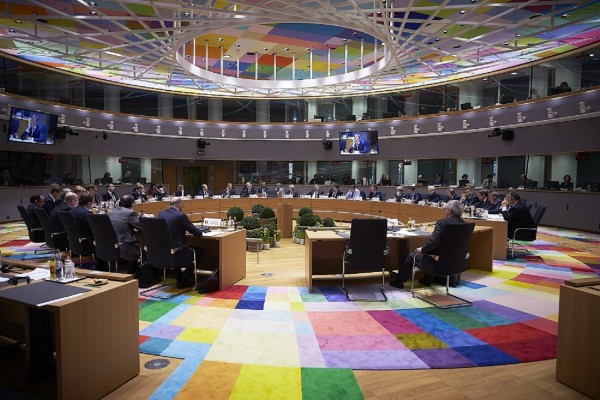 EuroWorking Group: Χρέος, πλεονάσματα και μέτρα
