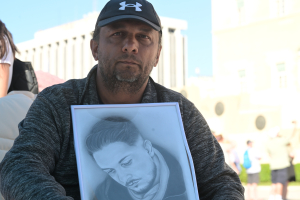 Το απόγευμα η μεγάλη συγκέντρωση στον απεργό πείνας Πάνο Ρούτσι - «Έχω δώσει υπόσχεση στο παιδί μου»