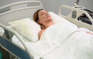 «Να μ’ αγαπάς»: Η Ζωή μεταφέρεται στο νοσοκομείο με εγκεφαλική αιμορραγία