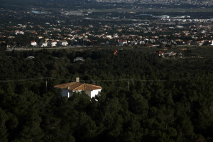 «Τέλος» στο πρόβλημα με τα καταπατημένα ακίνητα: Νομιμοποιούνται 70.000, ποιοι μπορούν να τα εξαγοράσουν