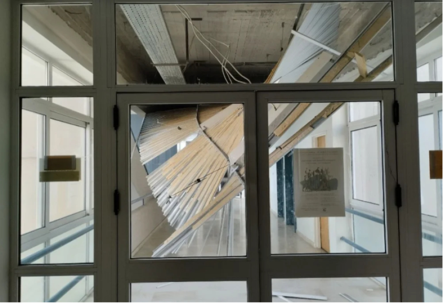 Πανεπιστήμιο Ιωαννίνων: Κατέρρευσε μεγάλο τμήμα της οροφής στο Παιδαγωγικό Τμήμα (εικόνα)