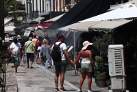 Ανάσα δροσιάς ούτε σήμερα: Συνεχίζεται η αφόρητη ζέστη, πότε πέφτει η θερμοκρασία
