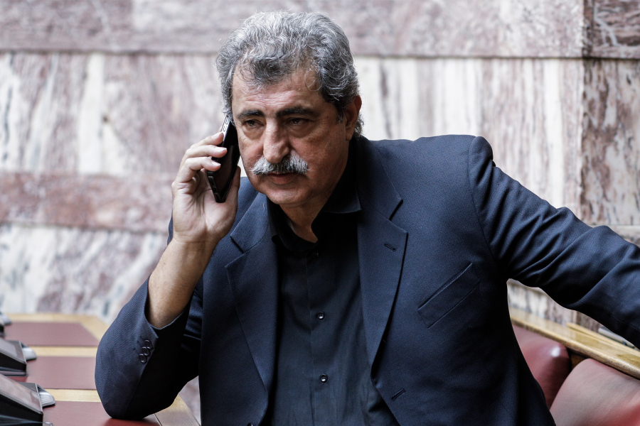 Επικό βίντεο του... ψαρά Πολάκη: «Έτσι πέφτει η Δεξιά σύντροφοι»