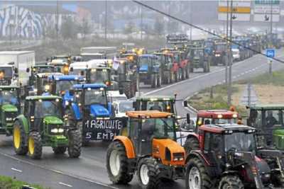 Ενεργά τα μπλόκα απο τους αγρότες στην Πελοπόννησο