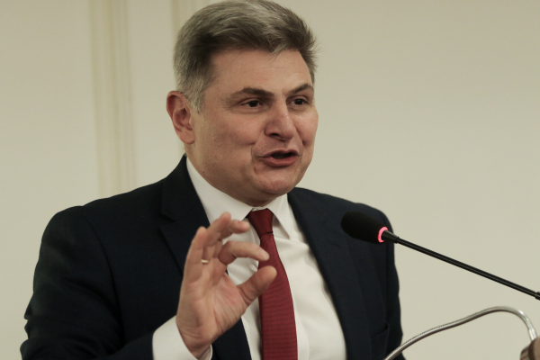 «Άνοιγμα» Φαραντούρη σε Ανδρουλάκη